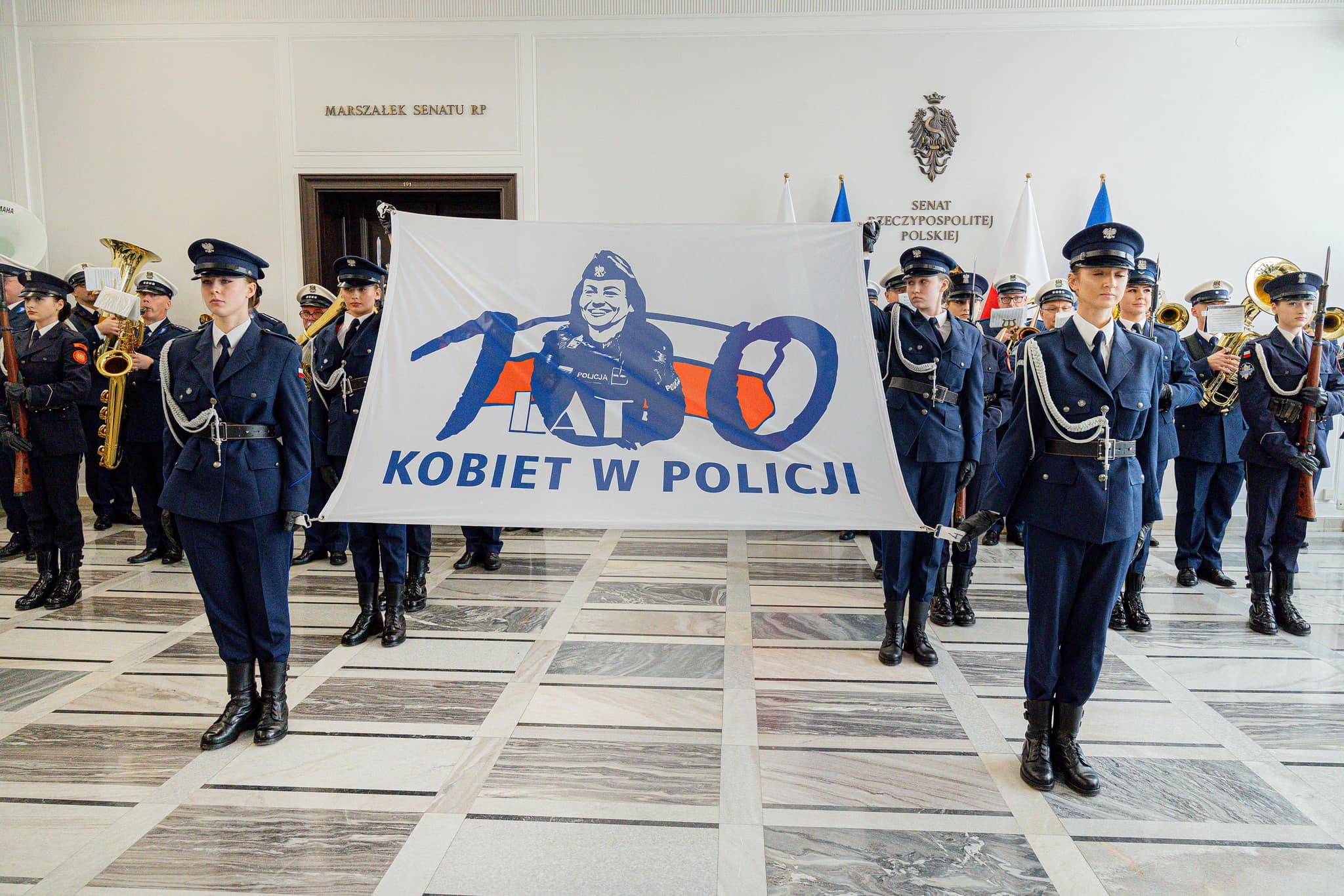 „Za mundurem panny sznurem”